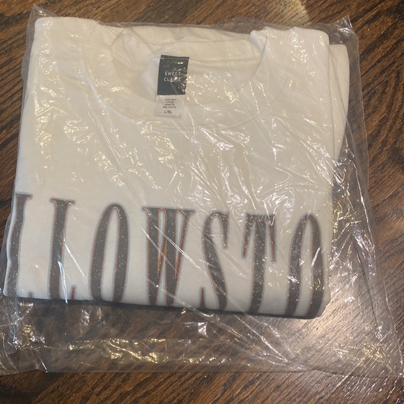 Sweet Claire Yellowstone National Park Sweater - Picture 2 of 2